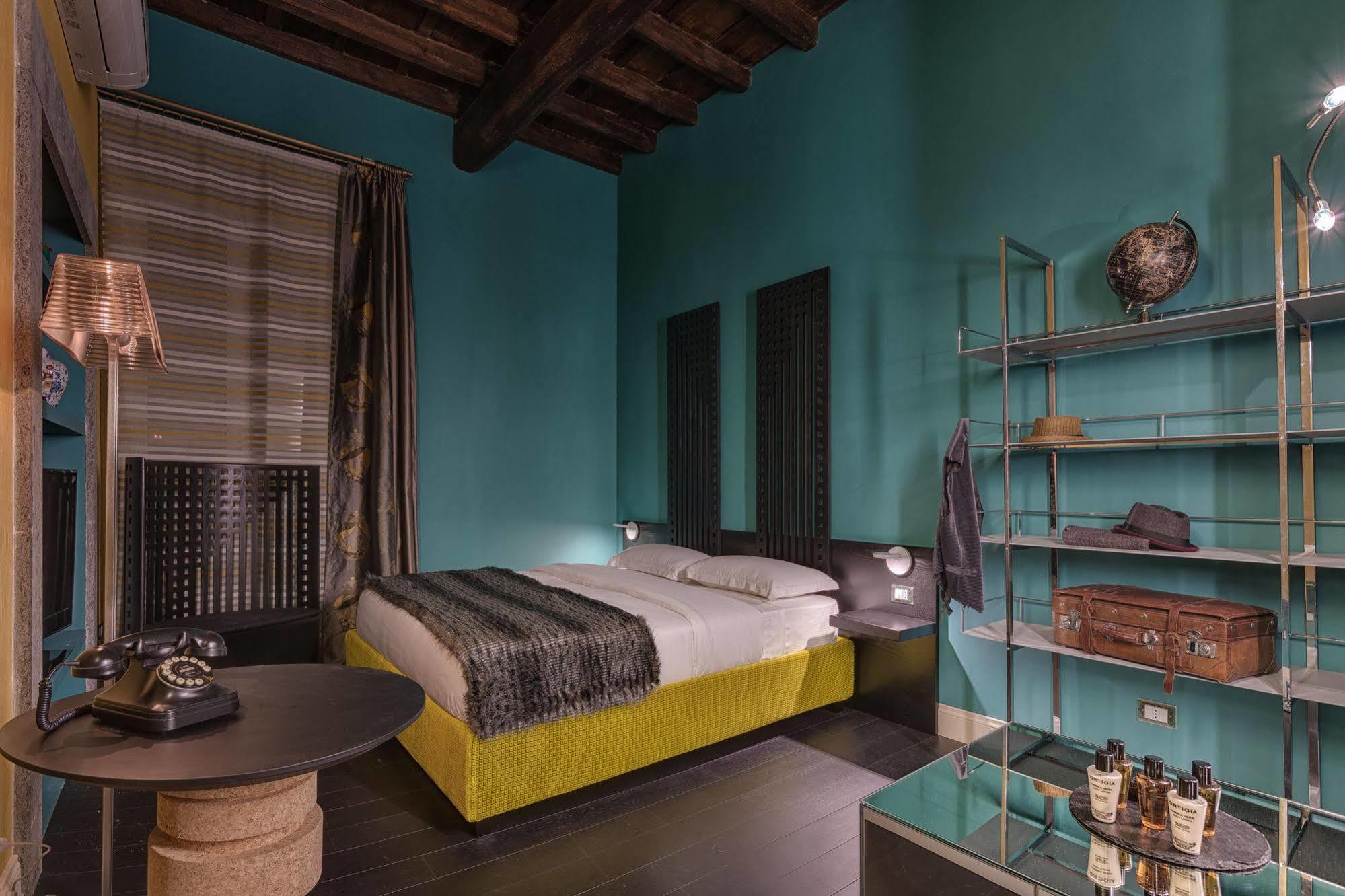 Three In Spanish Steps Bed & Breakfast Roma